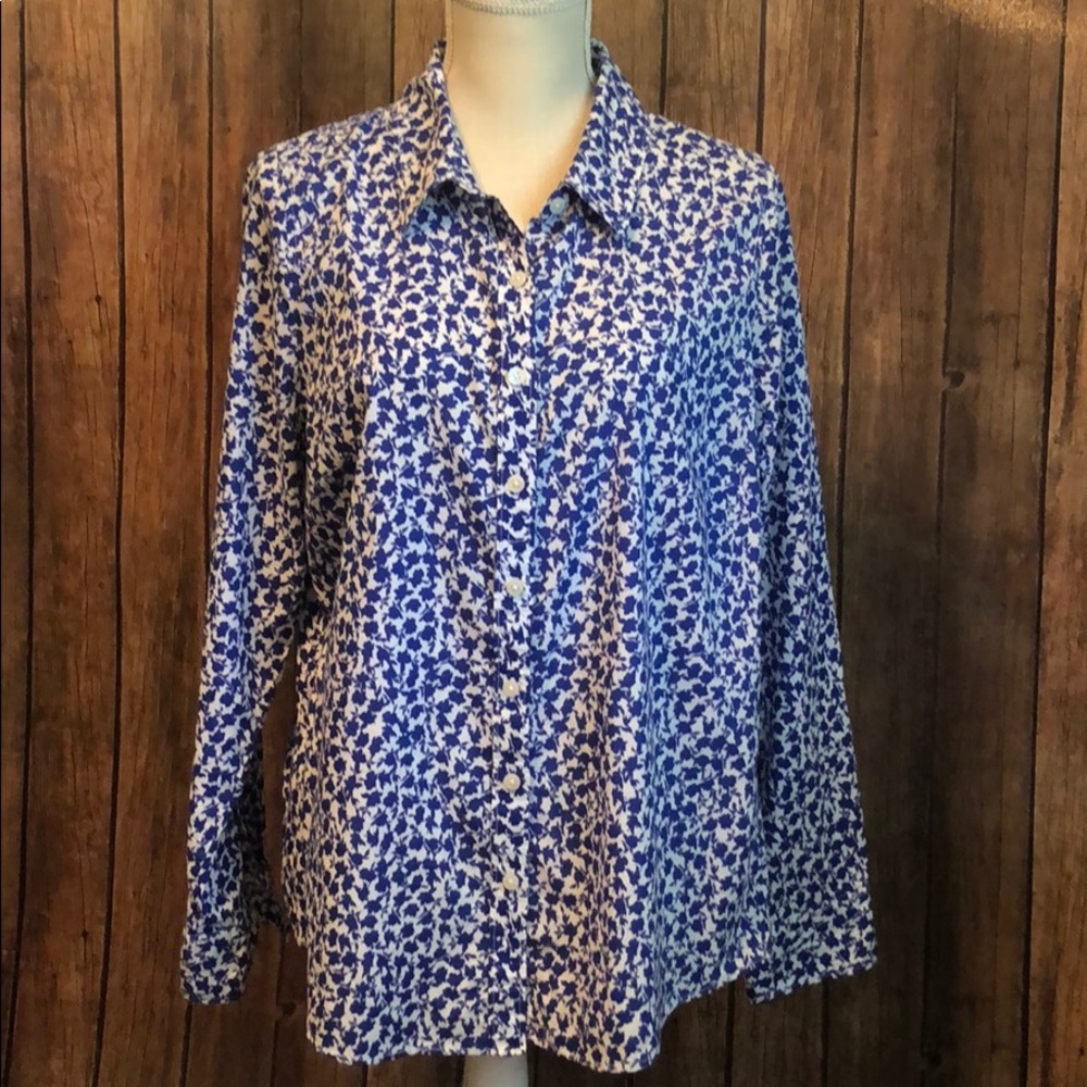Crown & Ivy Long Sleeve Button down - Size XL